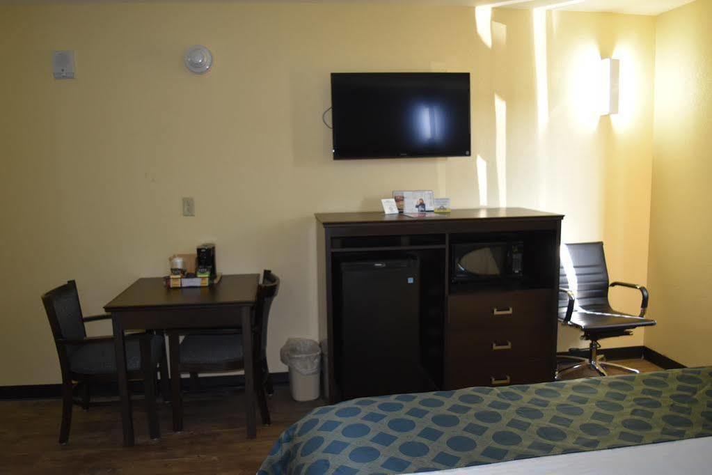 Days Inn By Wyndham New Orleans Pontchartrain Bagian luar foto